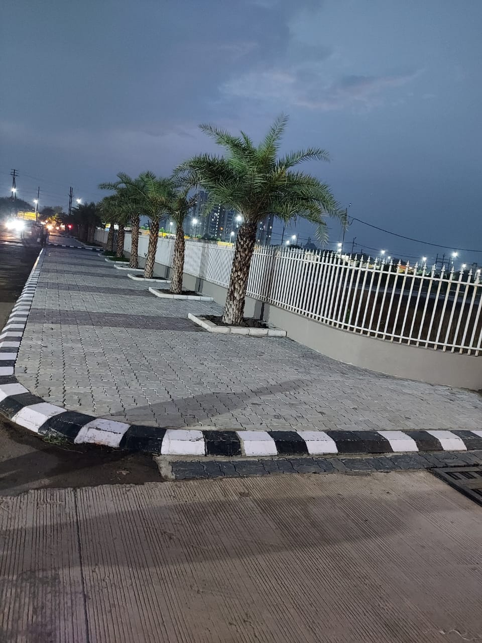 Main Gate View of Solitaire. Park