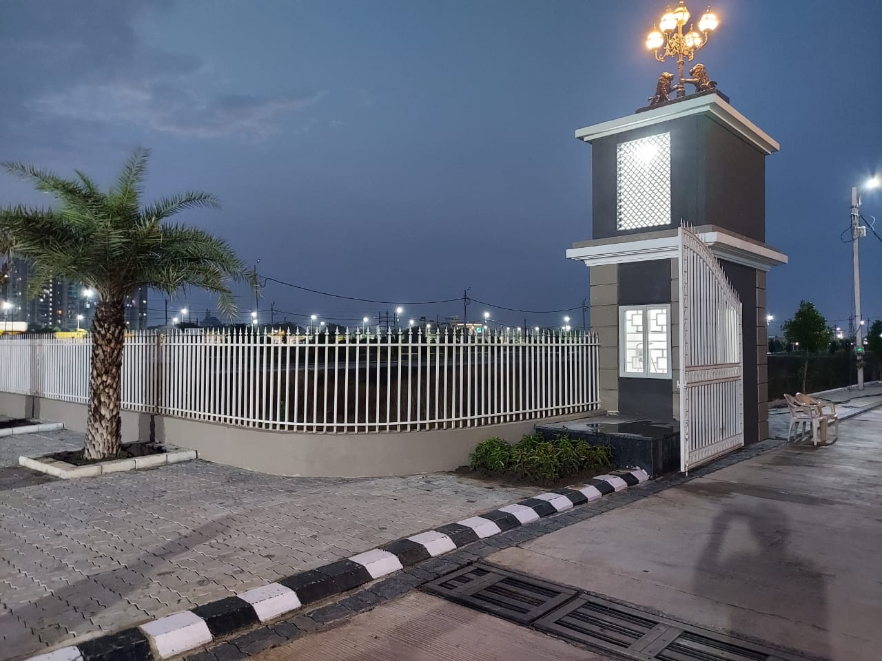 Main Gate View of Solitaire Park