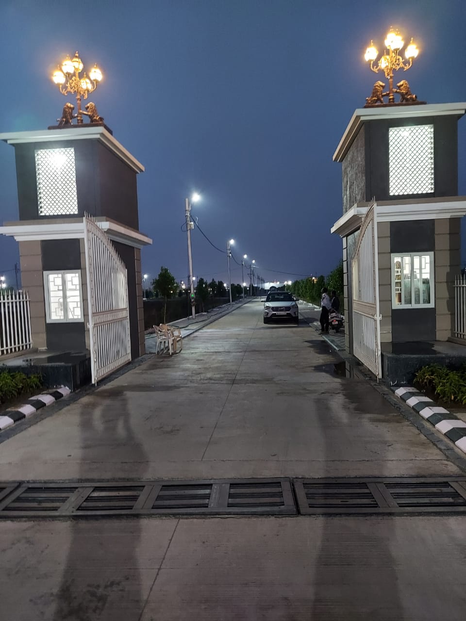 Main Gate View of Solitaire Park